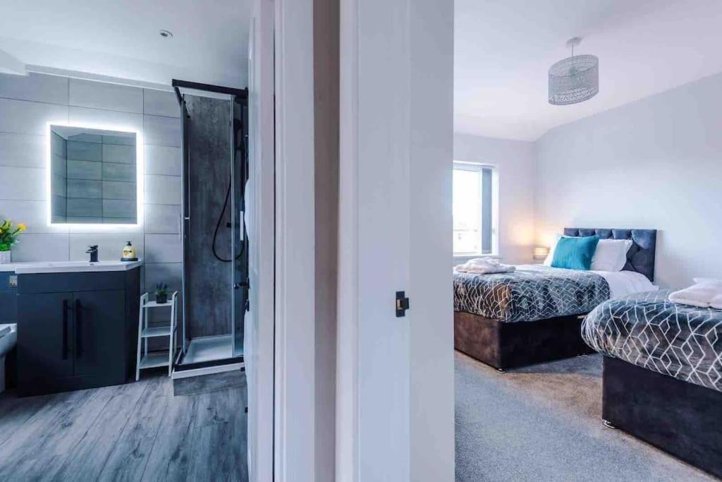Sandileigh House By Yourstays - Luxurious 3 Bedroom House In ألترينتْشام المظهر الخارجي الصورة