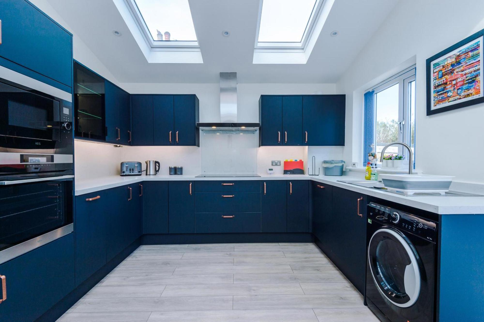 Sandileigh House By Yourstays - Luxurious 3 Bedroom House In ألترينتْشام المظهر الخارجي الصورة